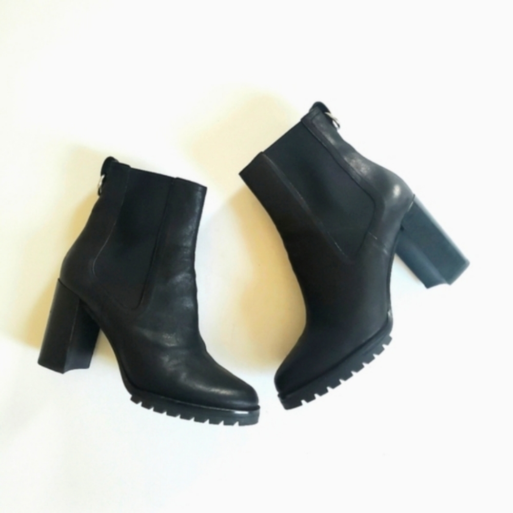 Paige Black Natasha Water Resistant Chelsea Boot sz 10